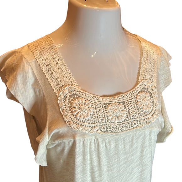 URBAN OUTFITTER’S “Kimchi Blue” Precious Cream Top with Crochet Lace Trim Size L - Picture 4 of 9